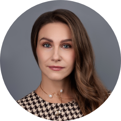 фото на красном фоне